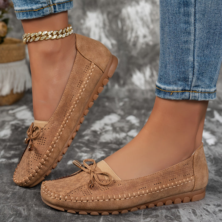 Sabine | Soft, comfortable loafers with a delicate bow