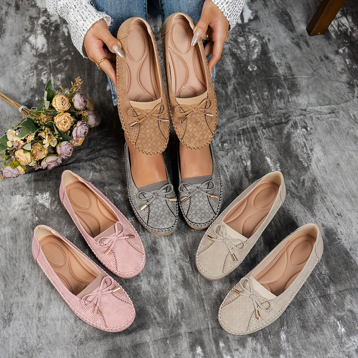 Sabine | Soft, comfortable loafers with a delicate bow