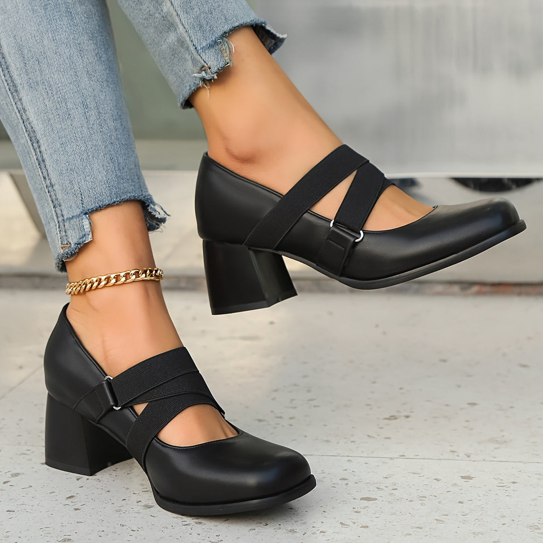 Vivien - Everybody wear Strap Heels