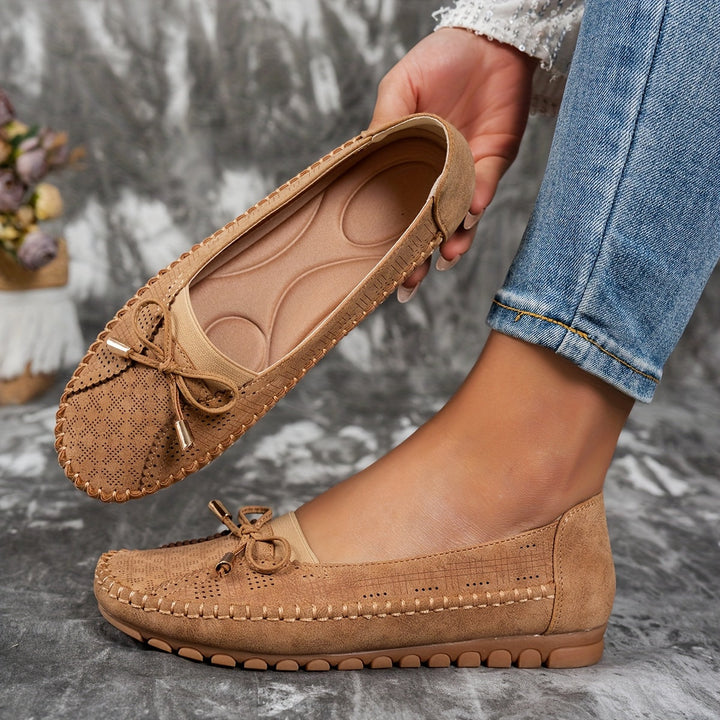 Sabine | Soft, comfortable loafers with a delicate bow