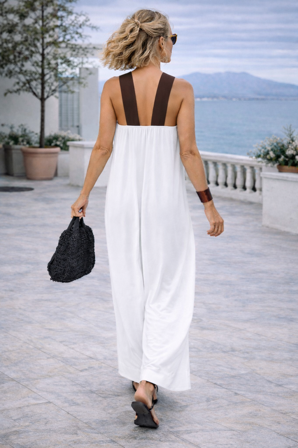 Amelie | Dress with Crossed Cut