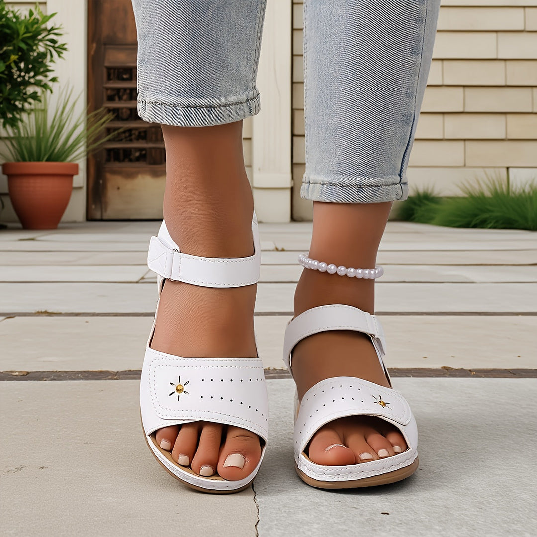 Liana | Lightweight summer sandal with a Velcro strap