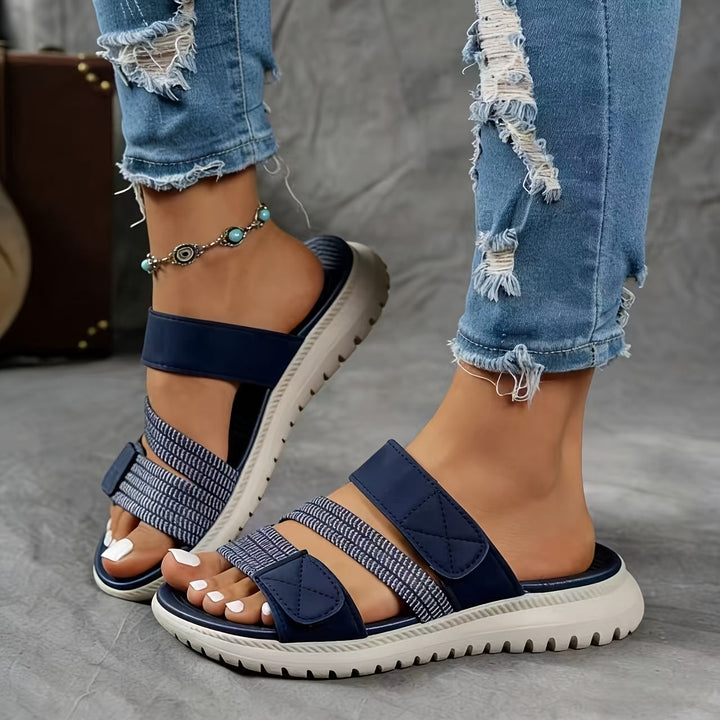 Cleo | Sporty, comfortable sandal with a platform sole