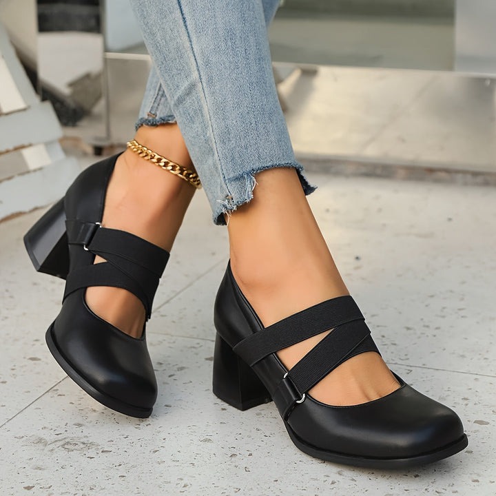 Vivien - Everybody wear Strap Heels