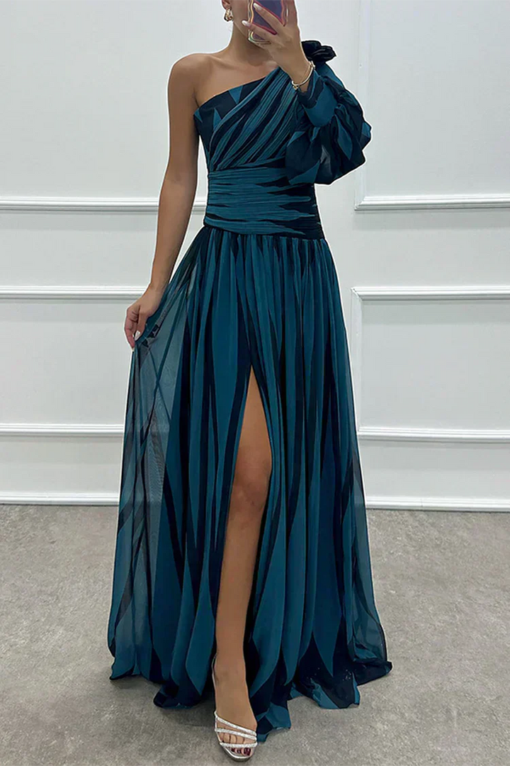 Leah | Elegant Striped Maxi Dress with One Shoulder
