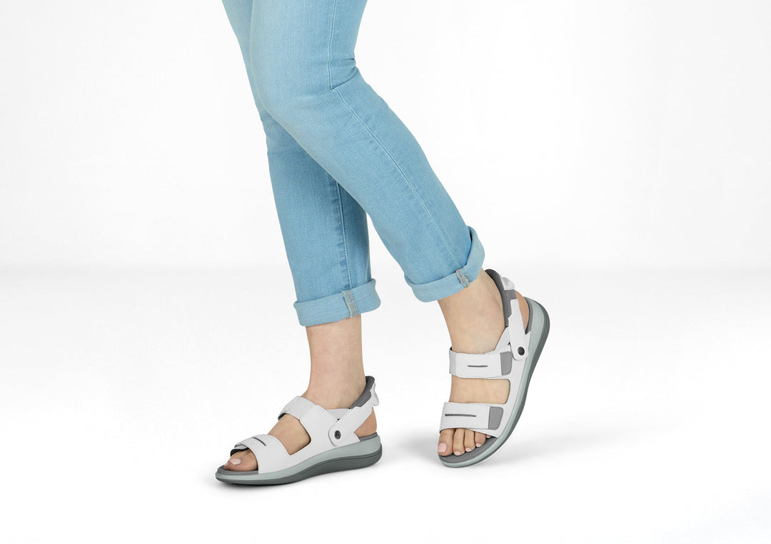 Luna | The lightweight, comfortable sandal for active summer days