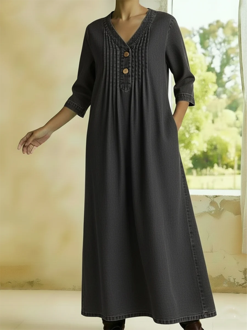 Hanne | Dress with V-neck and buttons