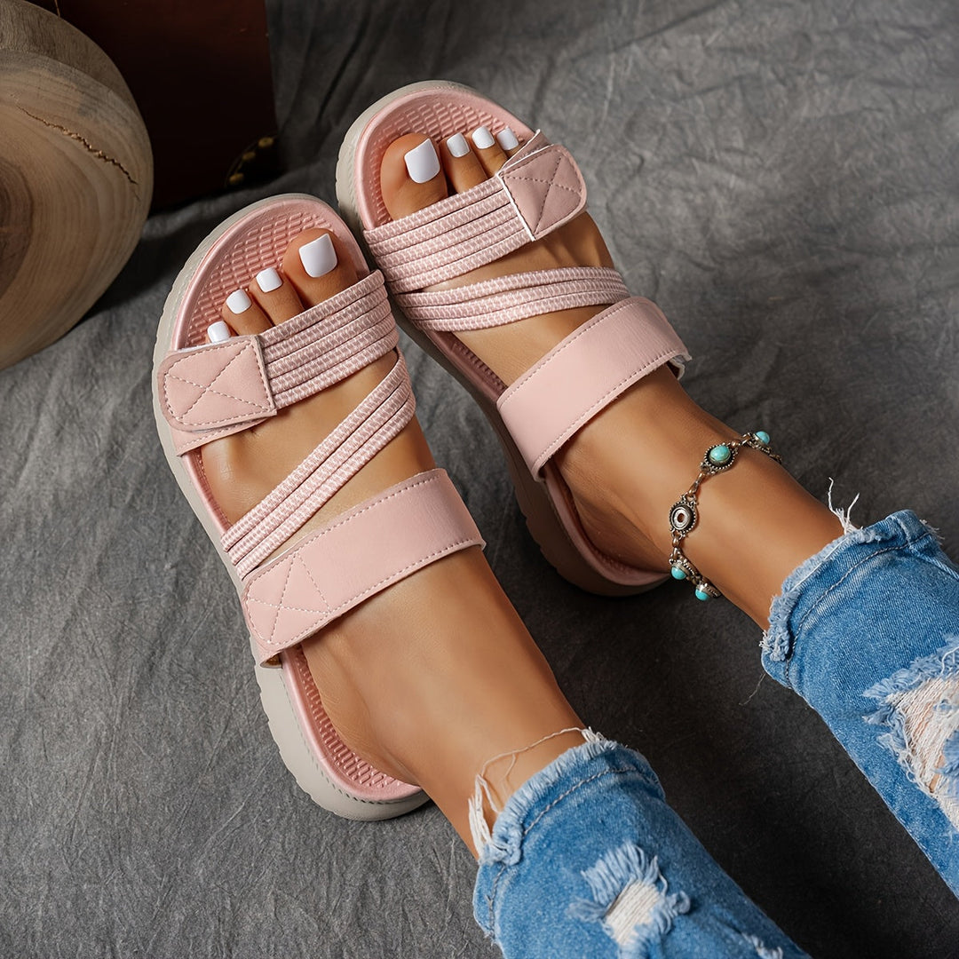 Cleo | Sporty, comfortable sandal with a platform sole