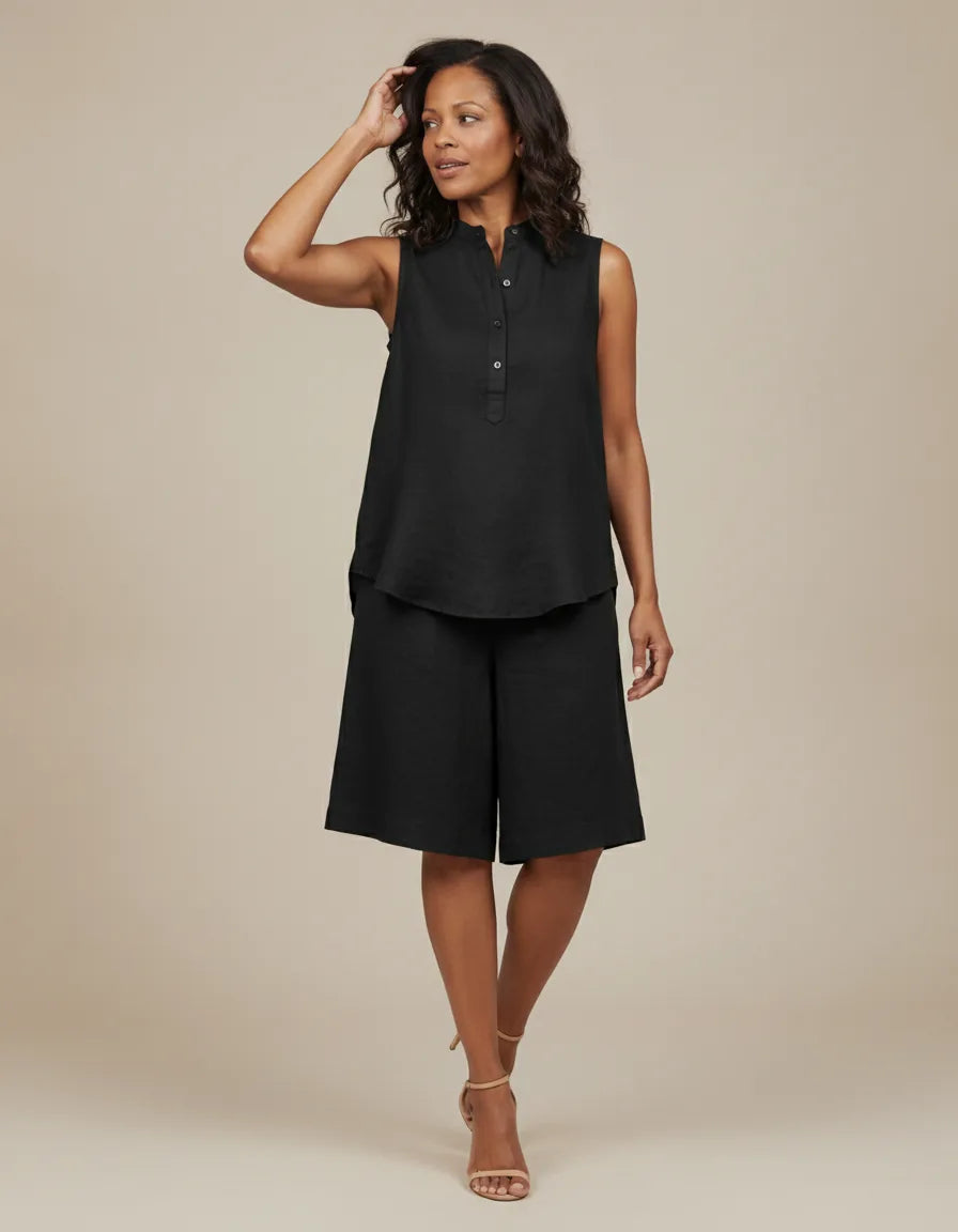 Experience the beautiful harmony of comfort and elegance with the Mariel set. — Black