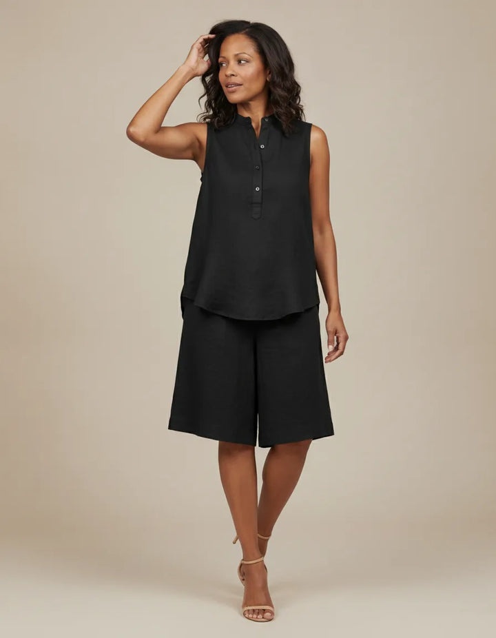 Experience the beautiful harmony of comfort and elegance with the Mariel set. — Black