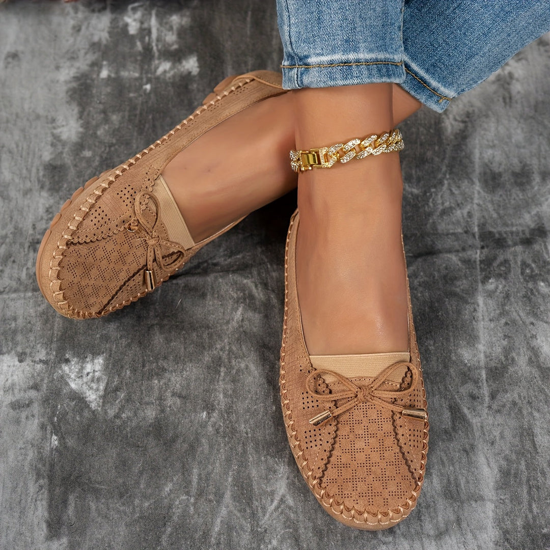 Sabine | Soft, comfortable loafers with a delicate bow