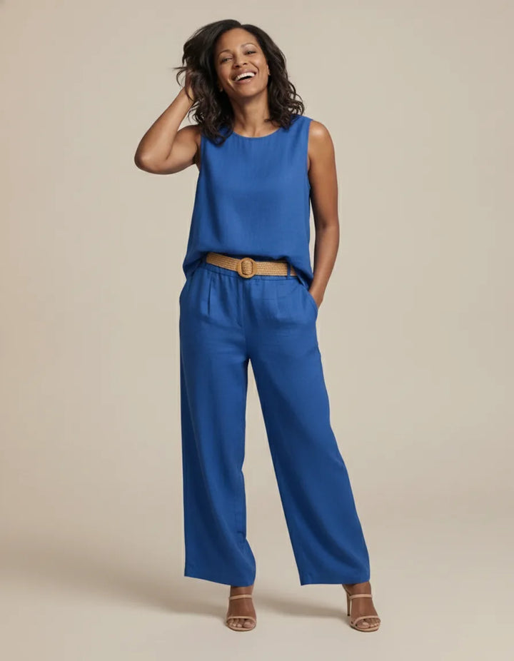 Discover the art of relaxed sophistication with the beautiful Paloma set. — Dark Blue