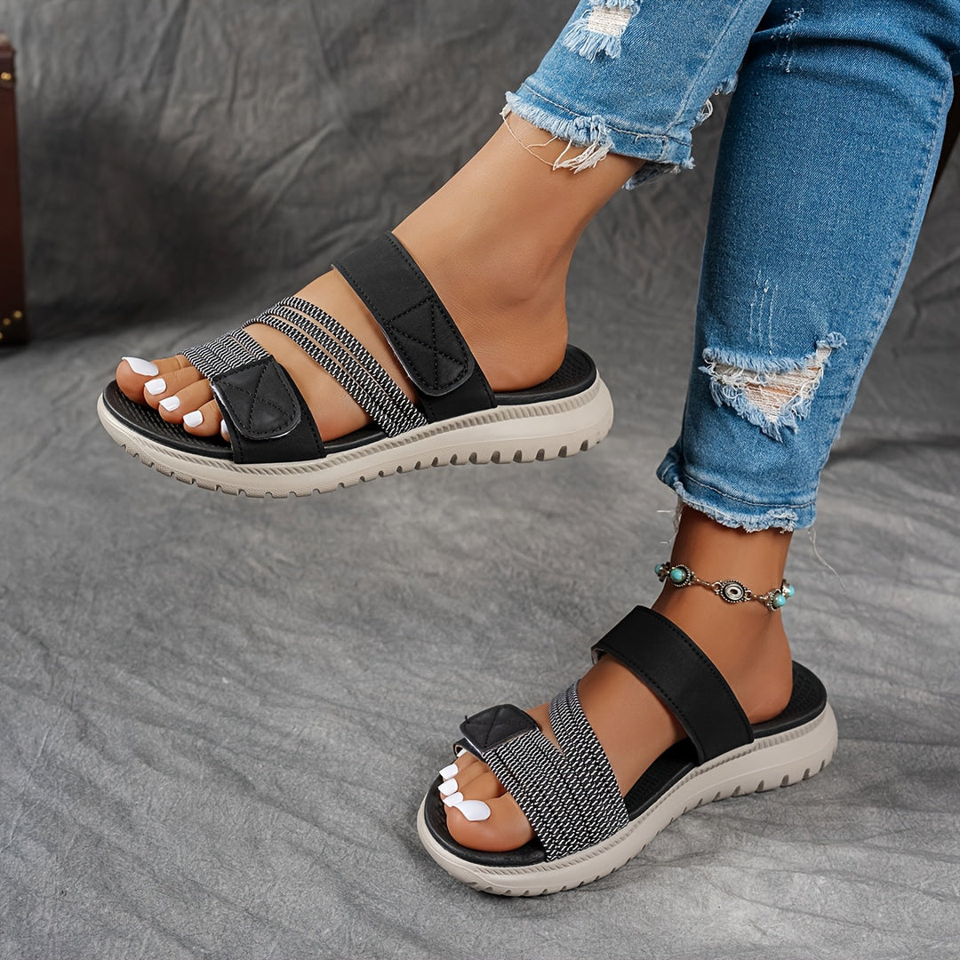 Cleo | Sporty, comfortable sandal with a platform sole