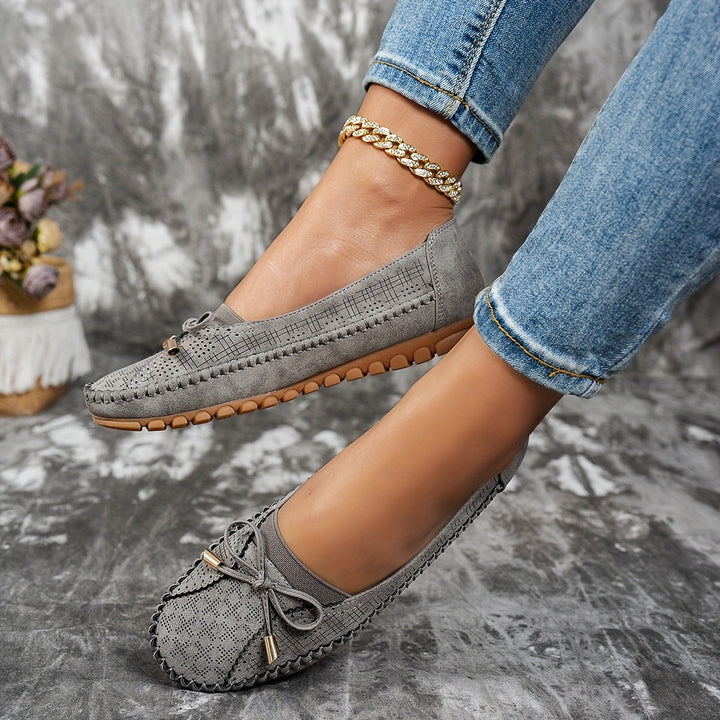 Sabine | Soft, comfortable loafers with a delicate bow