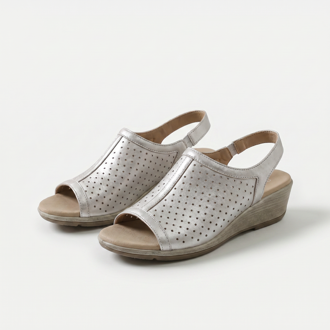 Hazel | Subtle elegance in soft gray