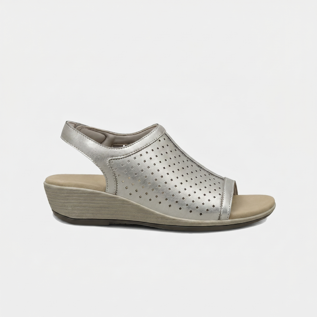 Hazel | Shimmering elegance in metallic platinum