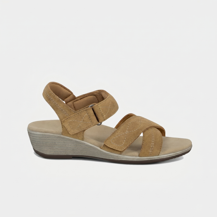 Holly | Natural warmth in a soft camel brown
