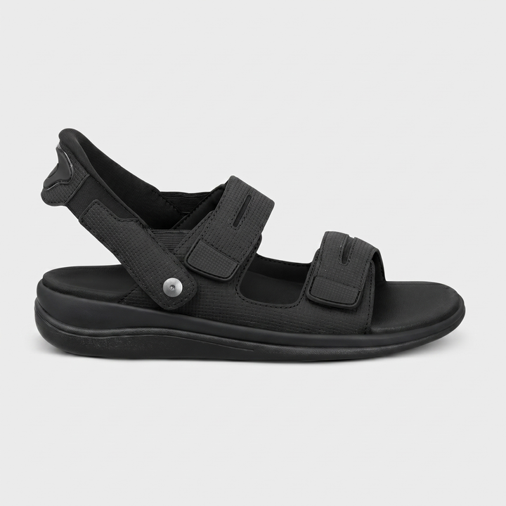 Luna | The lightweight, comfortable sandal for active summer days