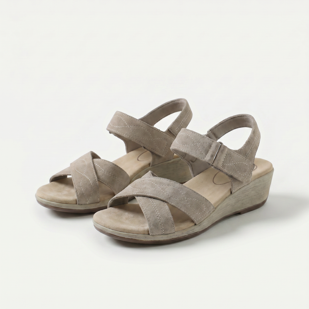 Holly | Natural warmth in a soft camel brown