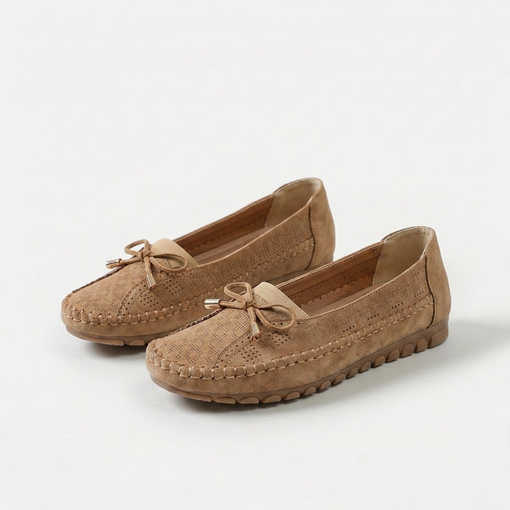 Sabine | Soft, comfortable loafers with a delicate bow