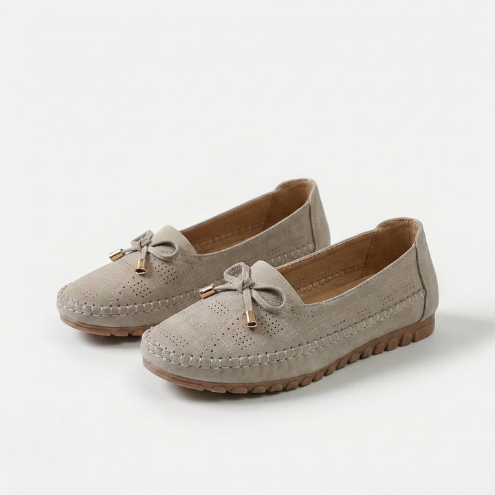 Sabine | Soft, comfortable loafers with a delicate bow
