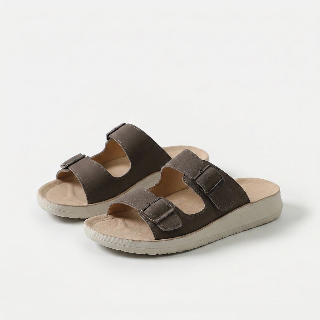 Mae | Comfortable slides with an adjustable double buckle
