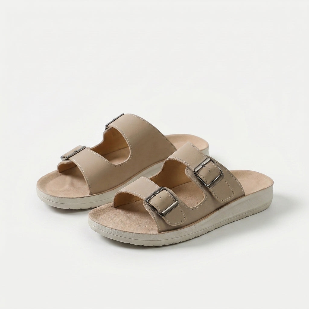 Mae | Comfortable slides with an adjustable double buckle