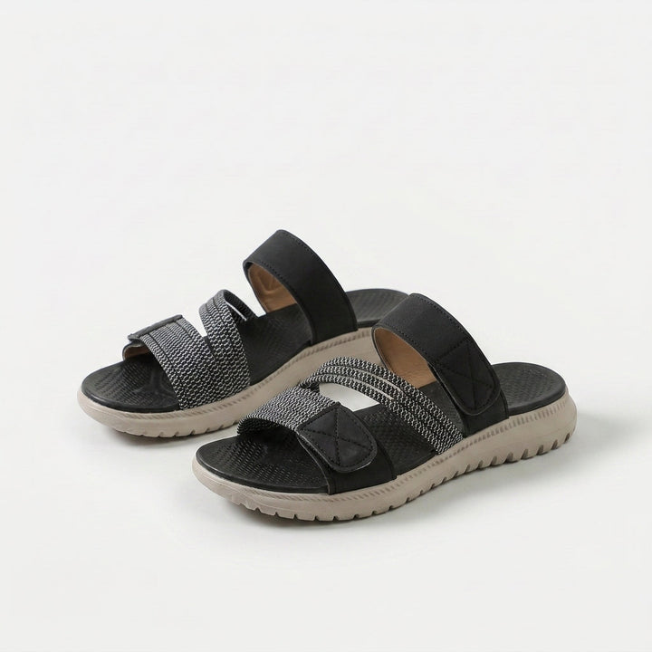 Cleo | Sporty, comfortable sandal with a platform sole