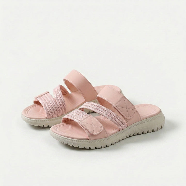 Cleo | Sporty, comfortable sandal with a platform sole