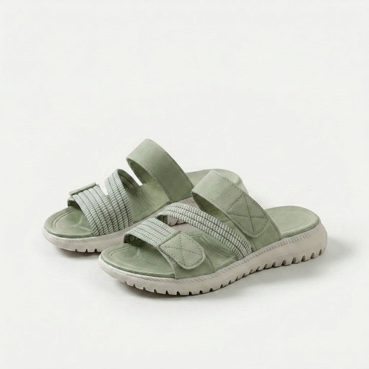 Cleo | Sporty, comfortable sandal with a platform sole