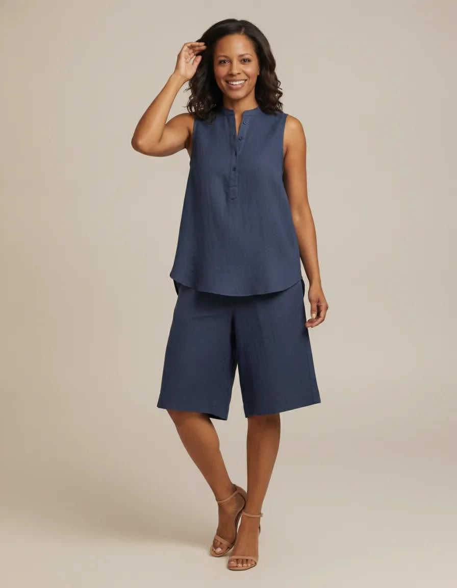 Experience the beautiful harmony of comfort and elegance with the Mariel set. — Navy